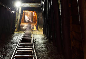 Une galerie de mine d'exploitation souterraine du charbon