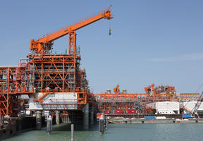 Tour séparation du pétrole brut sur le champ de Kashagan au Kazakhstan