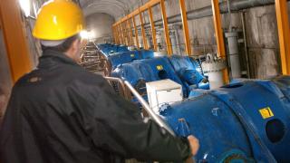 Image de turbines dans la centrale hydraulique de Grand’Maison, dans les Alpes françaises, dont les retenues d’eau constituent une station STEP
