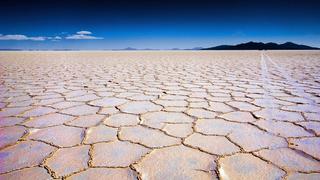 Water and rare metals for energy: image of the Uyuni salt flats in Bolivia, a substantial lithium reserve.