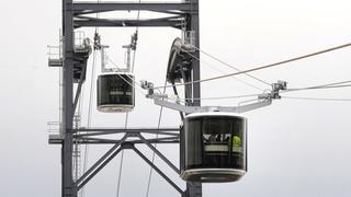 Image des deux cabines du téléphérique de Brest (Bretagne, France), nouveau transport urbain inauguré le 19 novembre 2016.