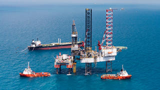 L'exploitation du pétrole et du gaz "offshore", c'est-à-dire en pleine mer, connaît un essor important depuis le début du siècle.