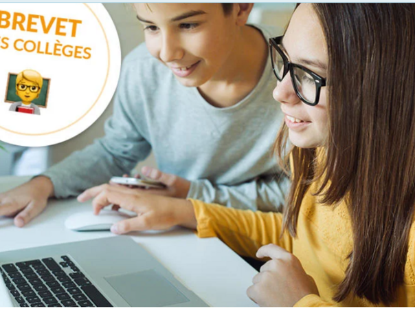 2 jeunes collégiens révisent le brevet