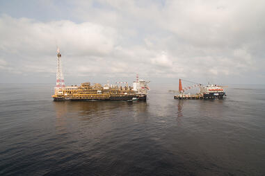  Egypt has great hopes for the natural gas operations off Port Saïd. This photo shows an offshore platform.